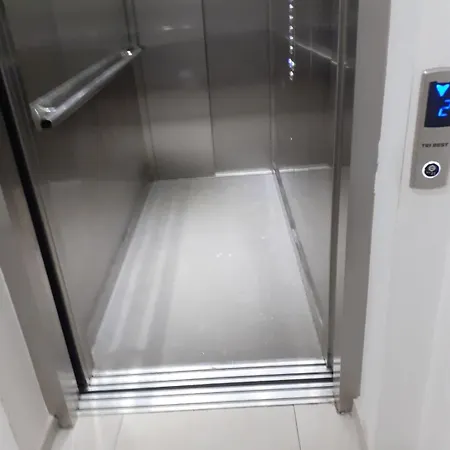 Kod Brke 20 A Bulevar Vojvode Zivojina Misica Apartment *